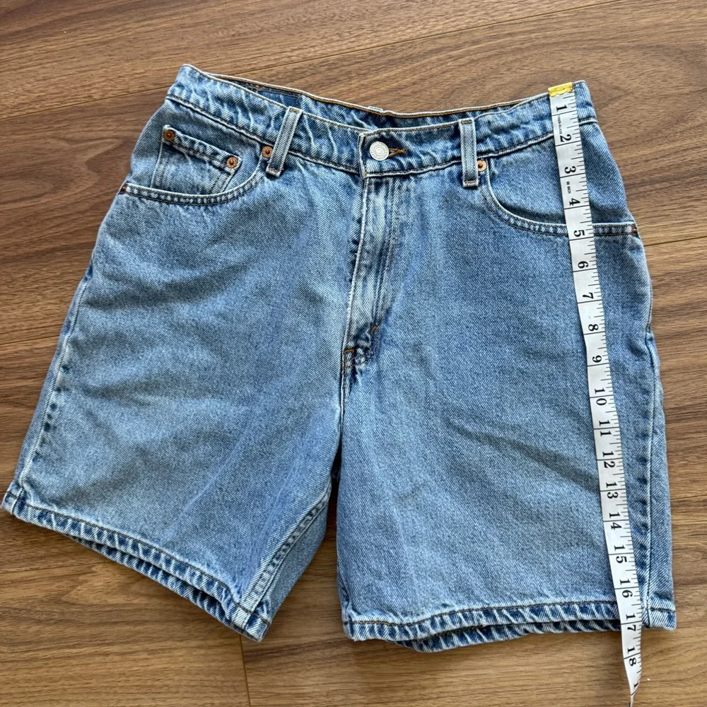 VTG Levi's 647 Denim Shorts Jr Womens 9 Light Wash 90s HighRise Mom 6.5” Shorts - Picture 12 of 14